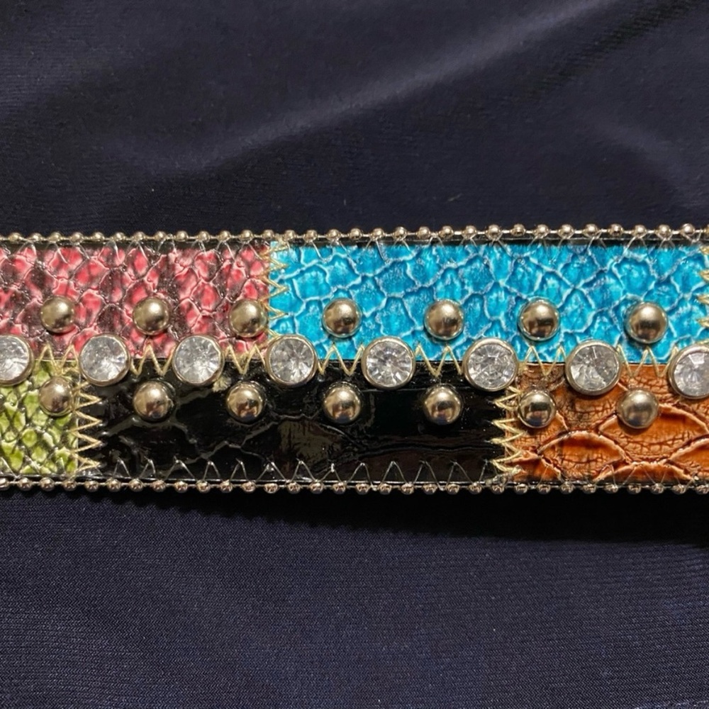 NWOT Guess ‘Calico Patchwork’ Rhinestone Studded Snakeskin Belt Small - Picture 10 of 16